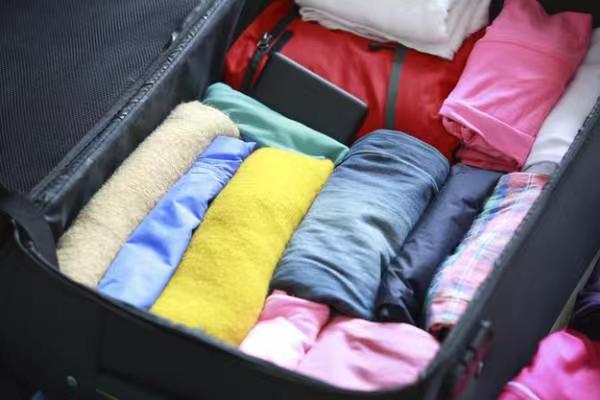 怎么收拾行李箱最节省空间？行李箱如何寄存寄送？